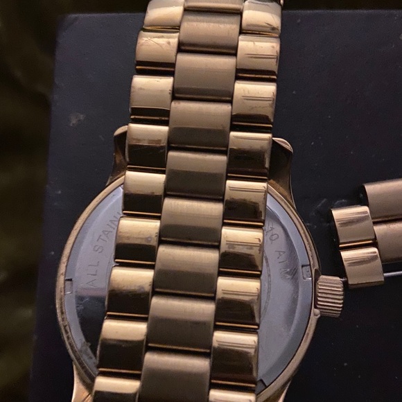 Michael kors gold watch - Picture 3 of 4